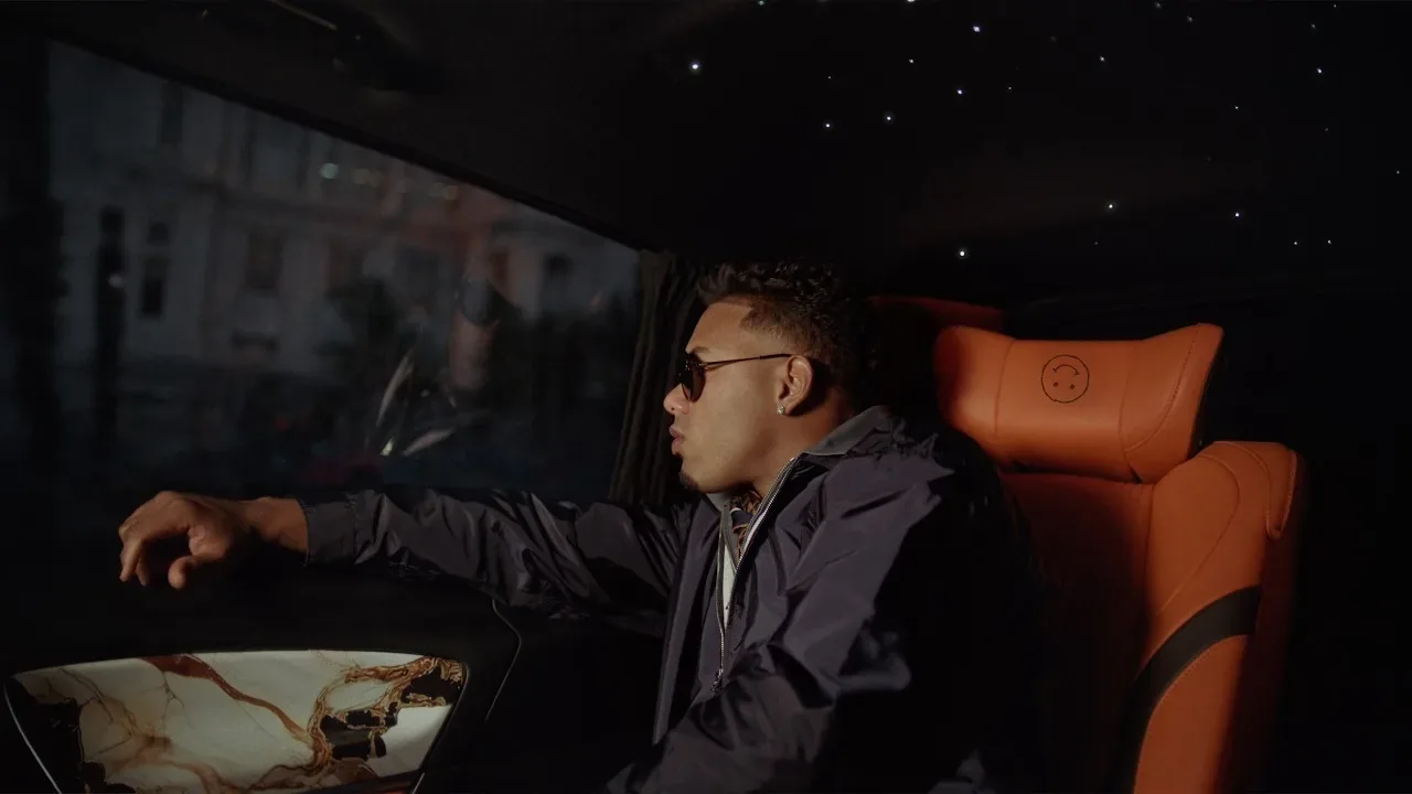 Myke Towers y Clara Galle conectan en ‘Carita Feliz’, una canción para sonreír incluso en los días malos